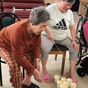  瑜珈球運動與海底撈競賽遊戲