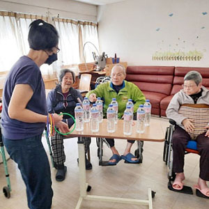 元宵節做湯圓提燈籠